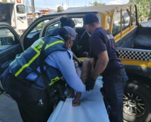 Mujer entró en labores de parto en un taxi en Santiago.