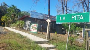 Moradores de La Pita en Santiago, claman que se les resuelva el problema de agua potable.