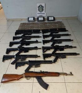 Policia Nacional decomisa cargamento de armas en una residencia ubicada en el distrito de La Mesa.