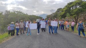 Mala disposición de la basura tiene a varias comunidades afectadas en el distrito de Santa Fé.