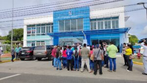 Reclaman qué se les mejore el servicio de agua potable en Santa Fe.