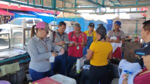 Minsa le cae a vendedores de alimentos en las patronales de Santiago.