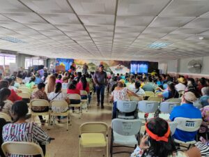 Estudiantes retornan a clases este 4 de diciembre.