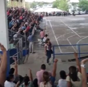 Instituto Urracá primer colegio en paro en medio del inicio del aňo escolar.